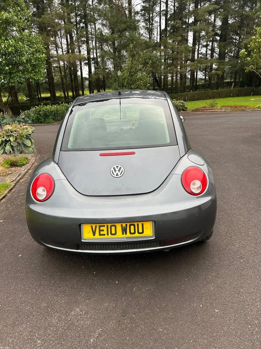 Volkswagen Beetle 2010 - Image 4