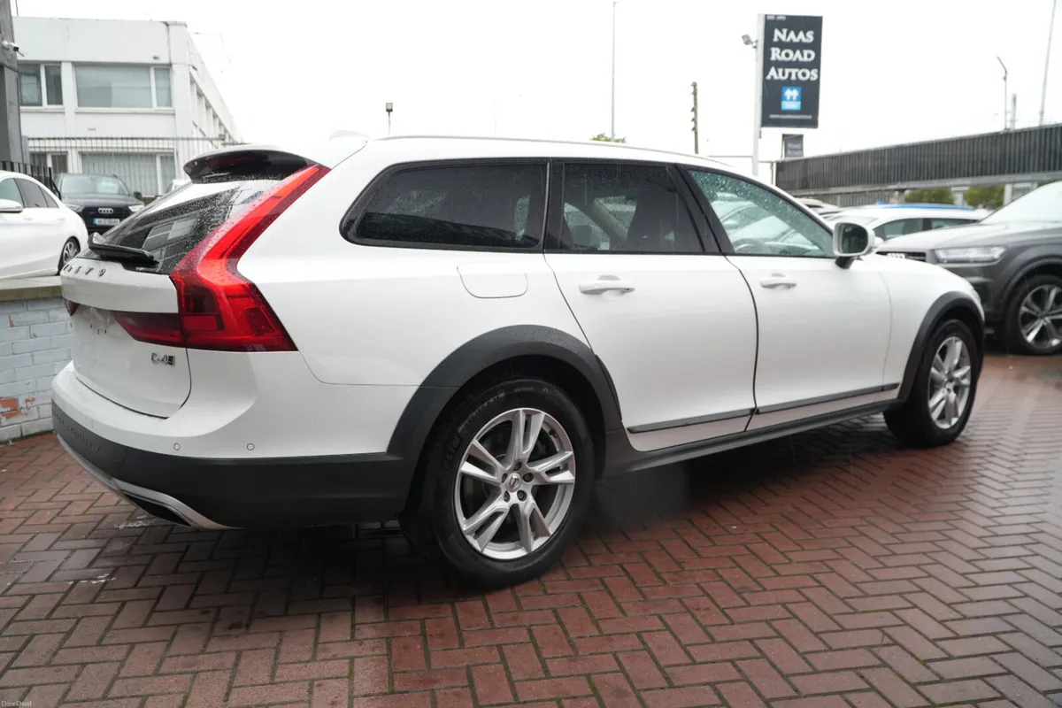 2019 VOLVO V90 CROSS COUNTRY AWD D4 - Image 4