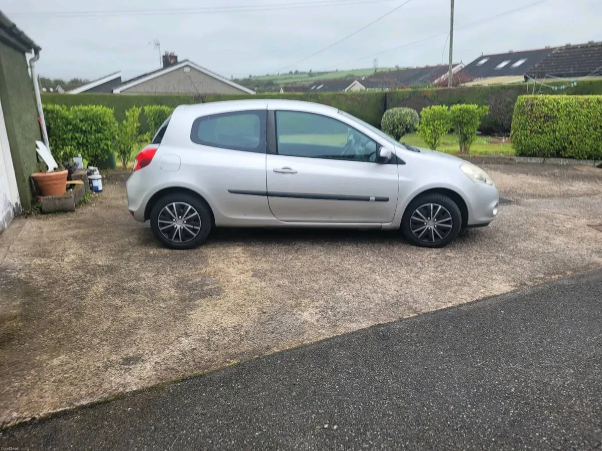 Renault Clio 2010 - Image 4