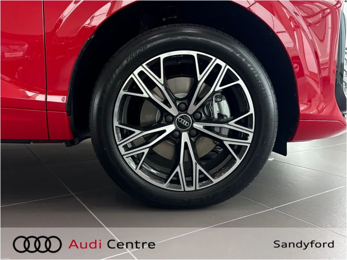 Audi Q3 E-HYBRID 270HP S-T S LINE - Image 6