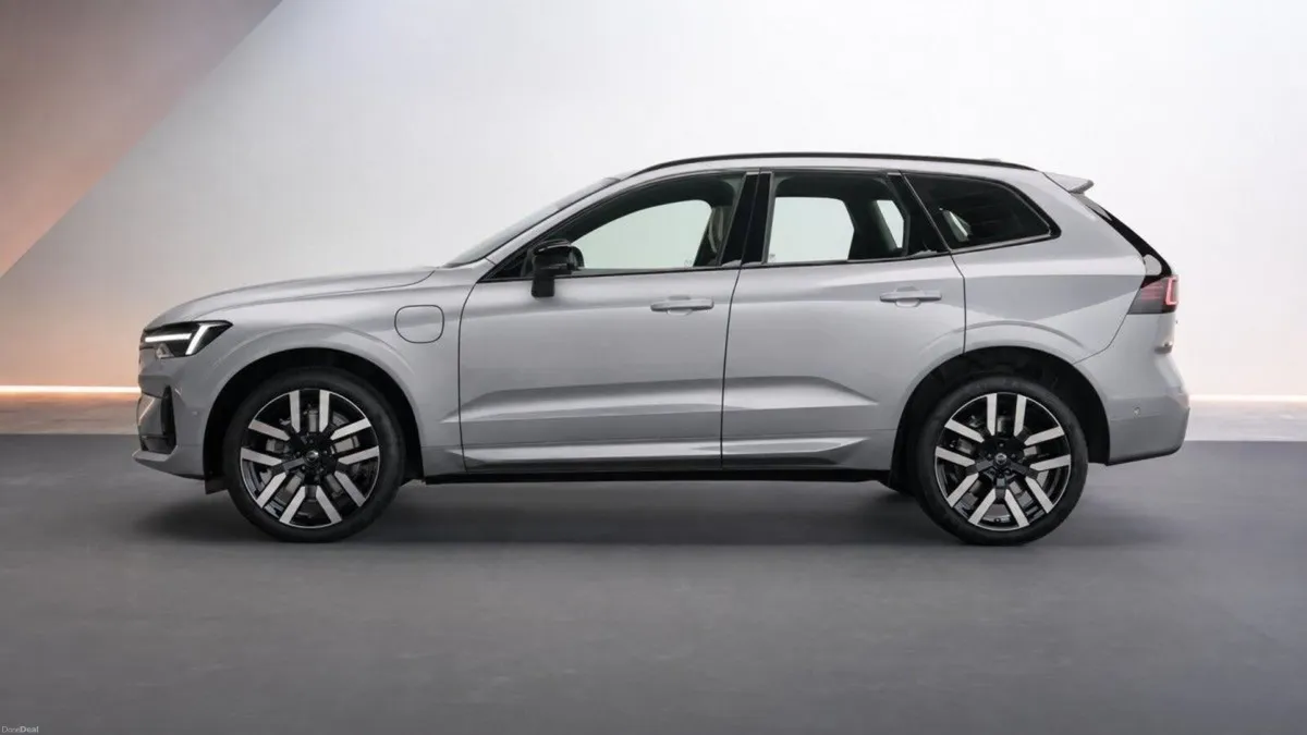 Volvo XC60 200 KM OF ELECTRIC RANGE  THE NEW VOLVO - Image 3