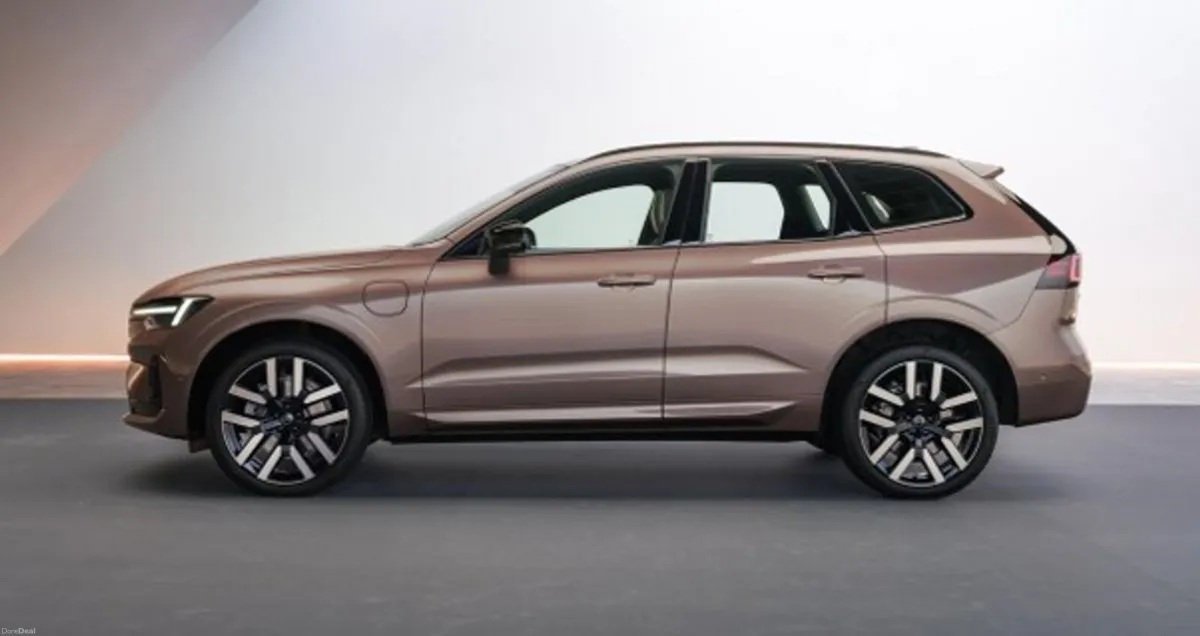 Volvo XC60 200 KM OF ELECTRIC RANGE  THE NEW VOLVO - Image 3