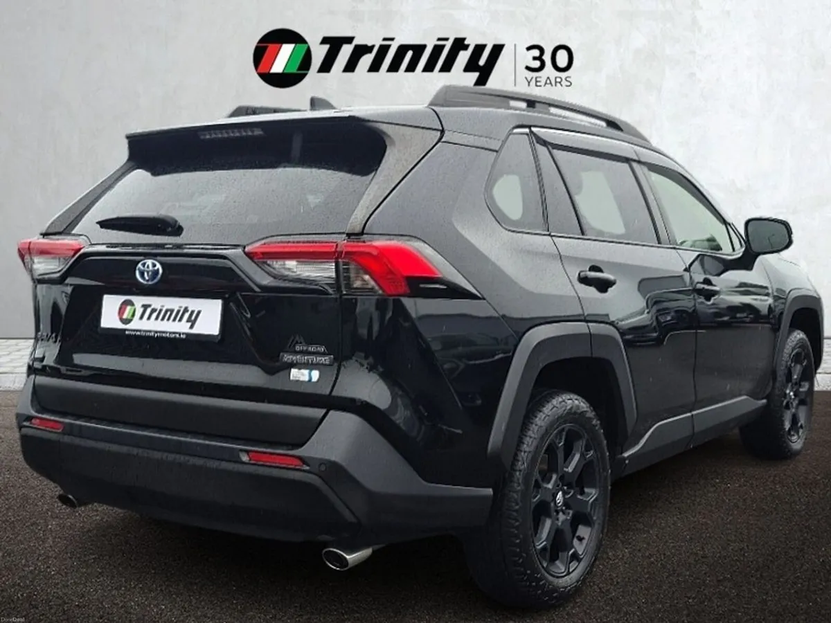 Toyota RAV4 ** ADVENTURE MODEL ** HUGE SPEC ** TRI - Image 3