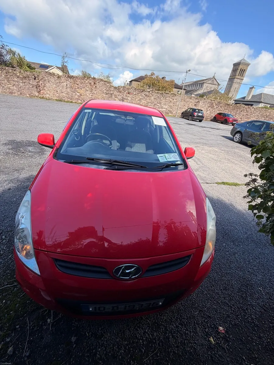 Hyundai i20 Petrol with fresh NCT - Image 2