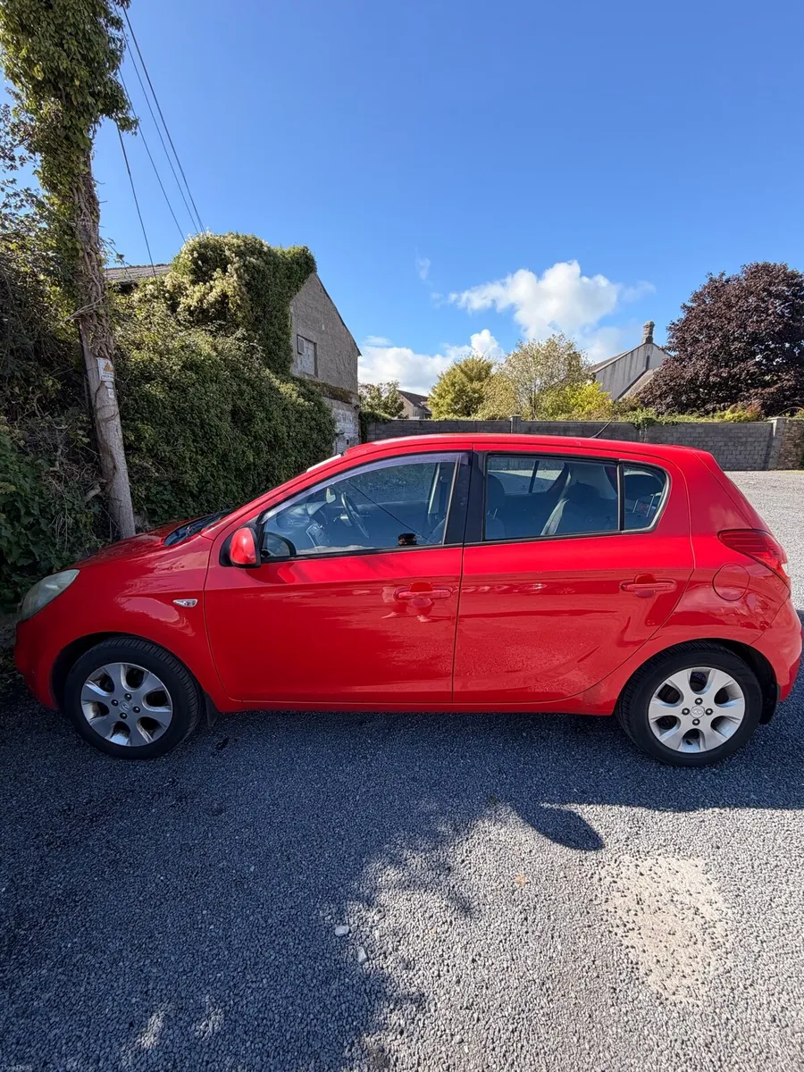 Hyundai i20 Petrol with fresh NCT - Image 4