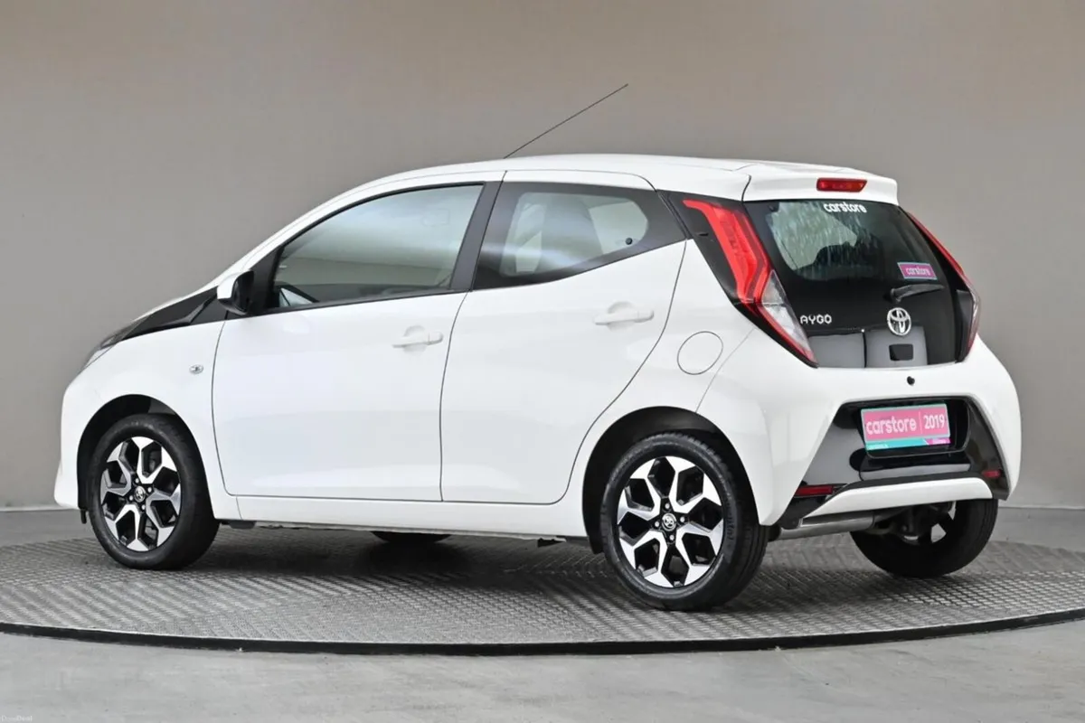 Toyota Aygo 1.0 VVT-i X-PLAY X-SHIFT **REVERSE CAM - Image 6