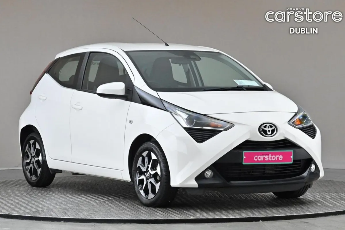 Toyota Aygo 1.0 VVT-i X-PLAY X-SHIFT **REVERSE CAM - Image 1