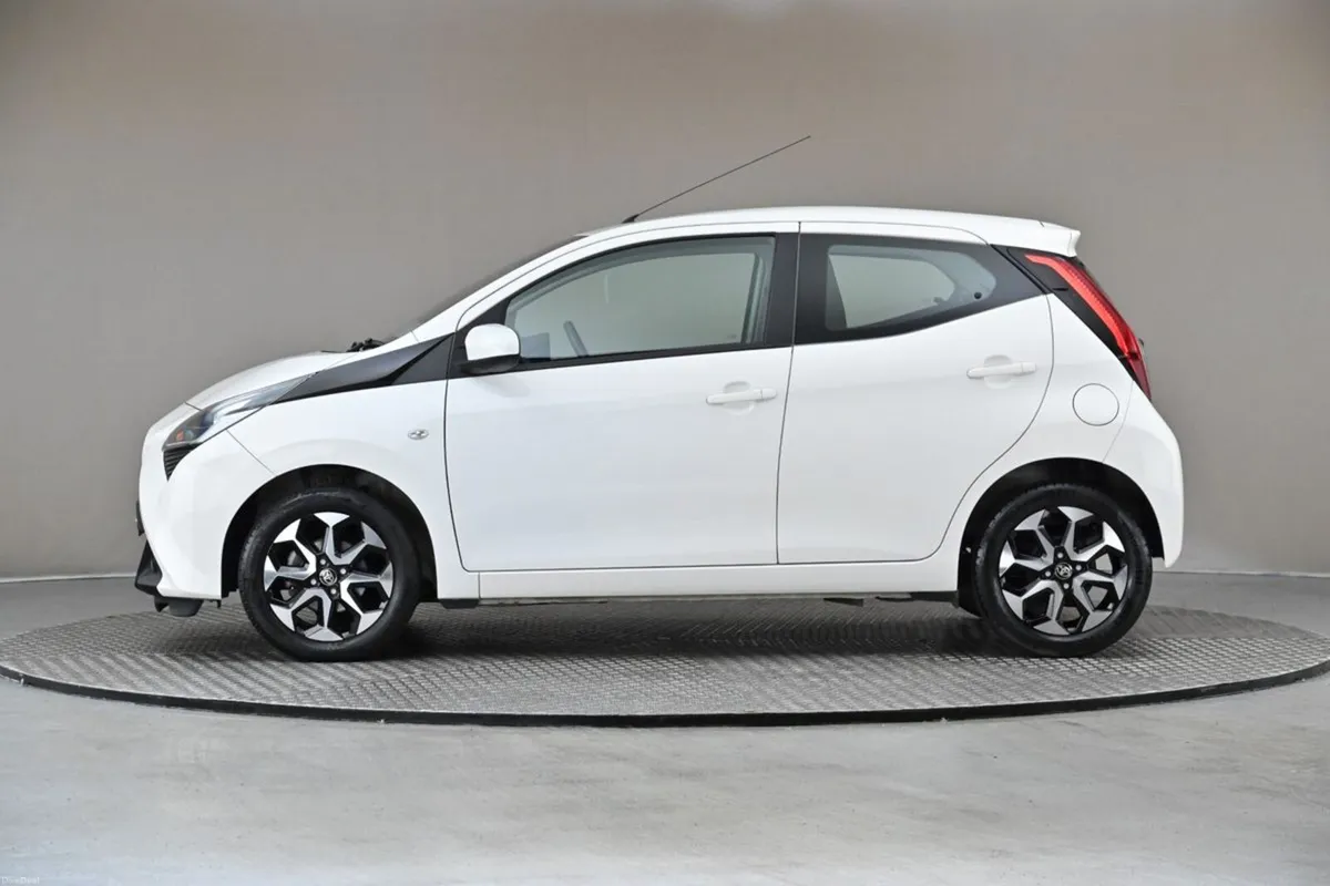 Toyota Aygo 1.0 VVT-i X-PLAY X-SHIFT **REVERSE CAM - Image 5