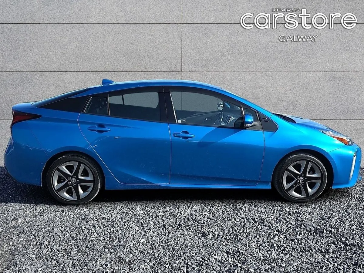 Toyota Prius A Premium Touringselection 4WD - Image 2