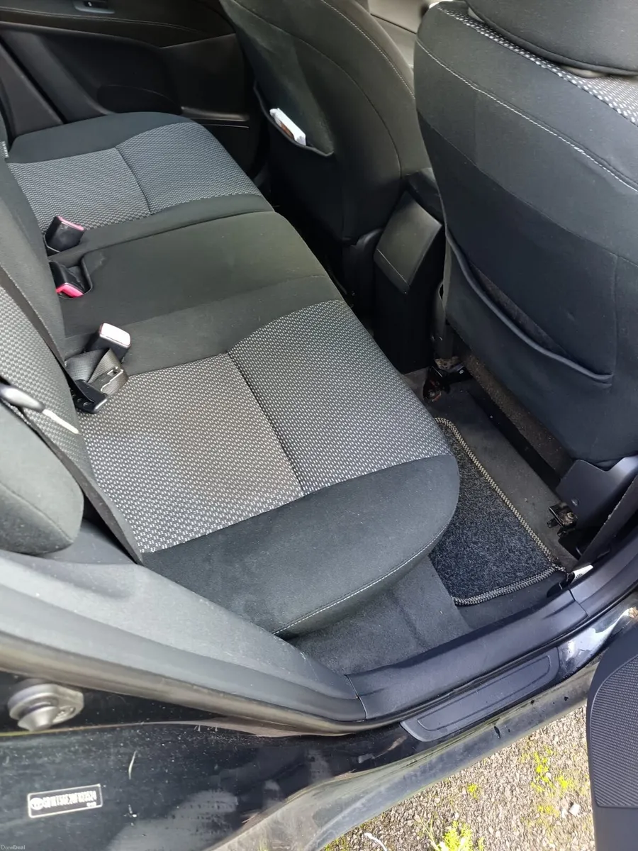 Toyota auris - Image 6