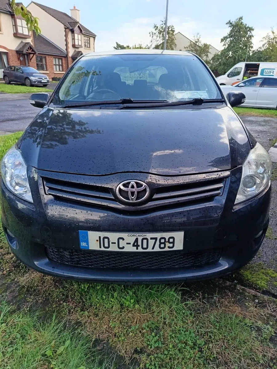 Toyota auris - Image 1