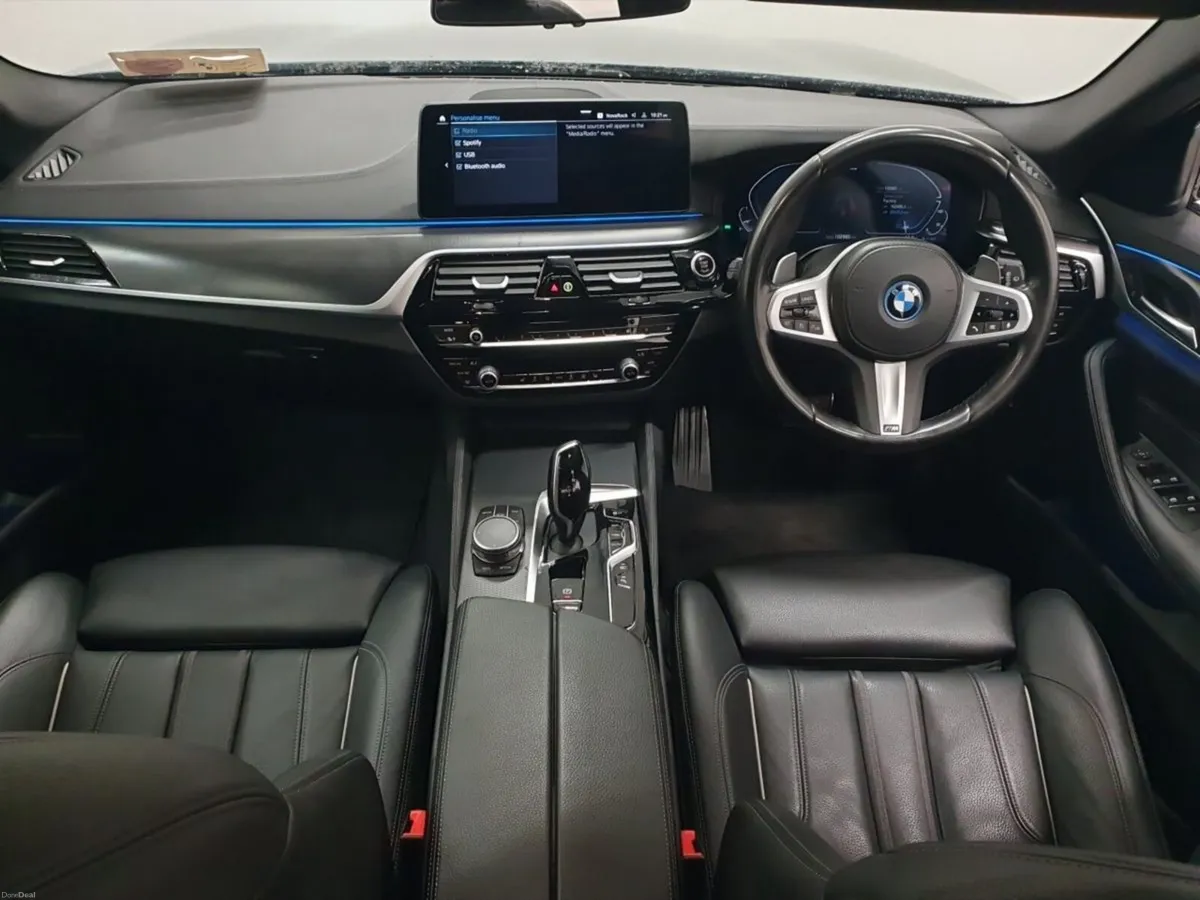 BMW 5-Series 530e M Sport PRO PACK TOURING - Image 4