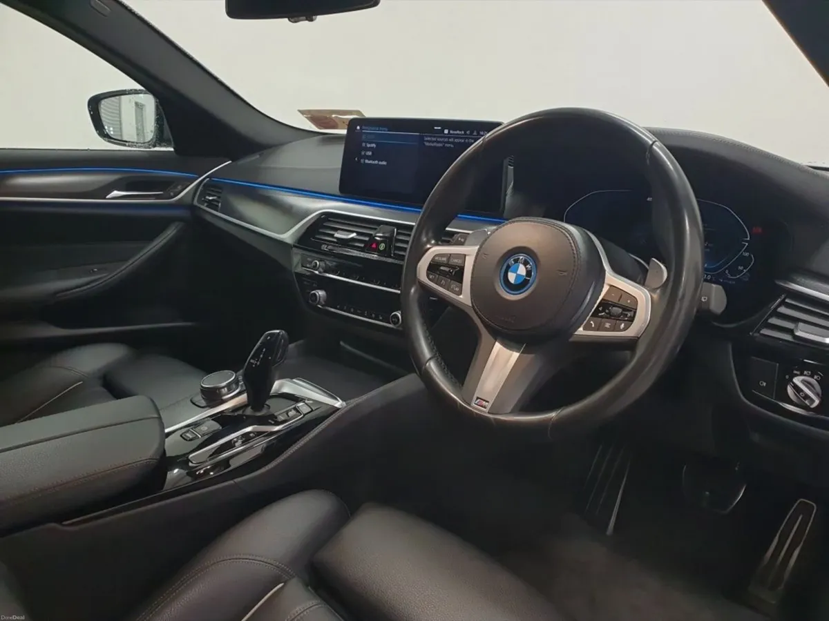 BMW 5-Series 530e M Sport PRO PACK TOURING - Image 6