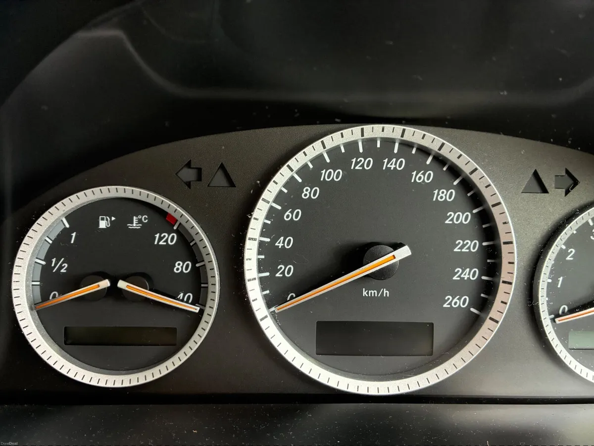 Mercedes-Benz C-Class 2007 - Image 3