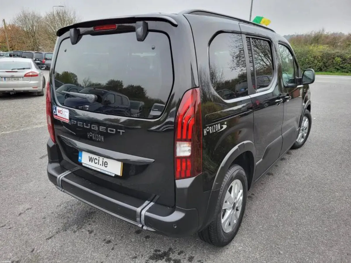 Wheelchair Accessible Peugeot Rifter 2026 - Image 6