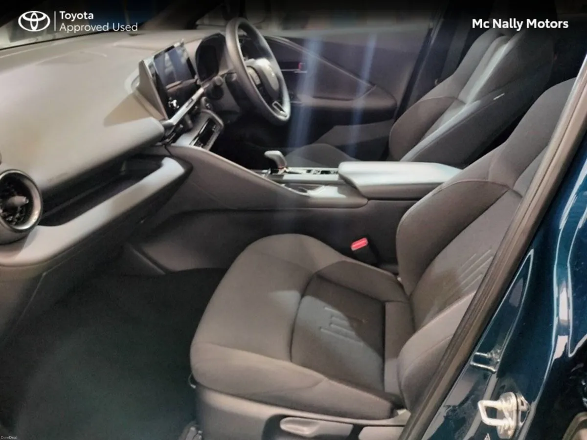 Toyota C-HR HYBRID SPORT - Image 6