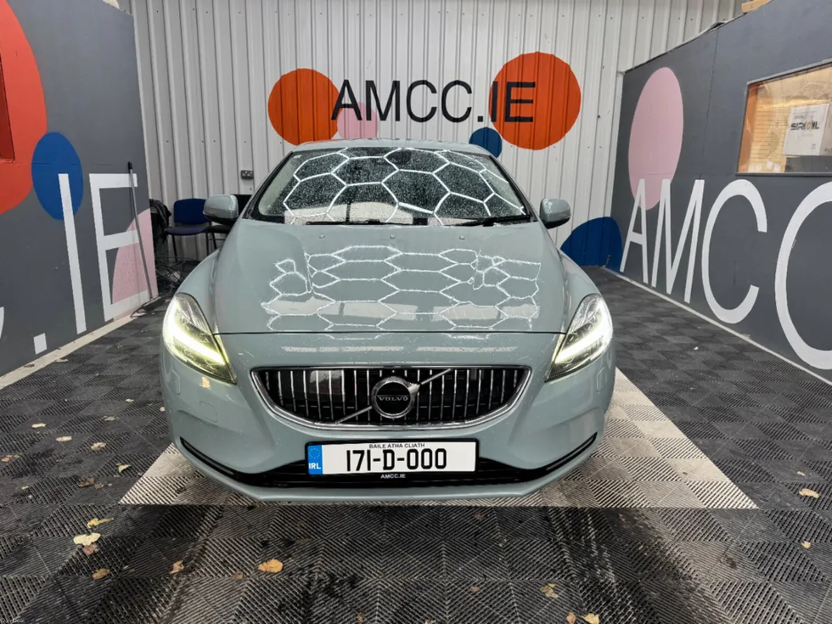 Volvo V40 2017 VOLVO V40 D4 INSCRIPTION 2.0 AUTOMA - Image 2