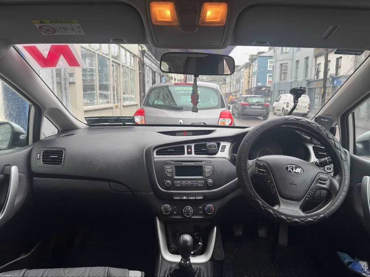 Kia Ceed 2015 - Image 2