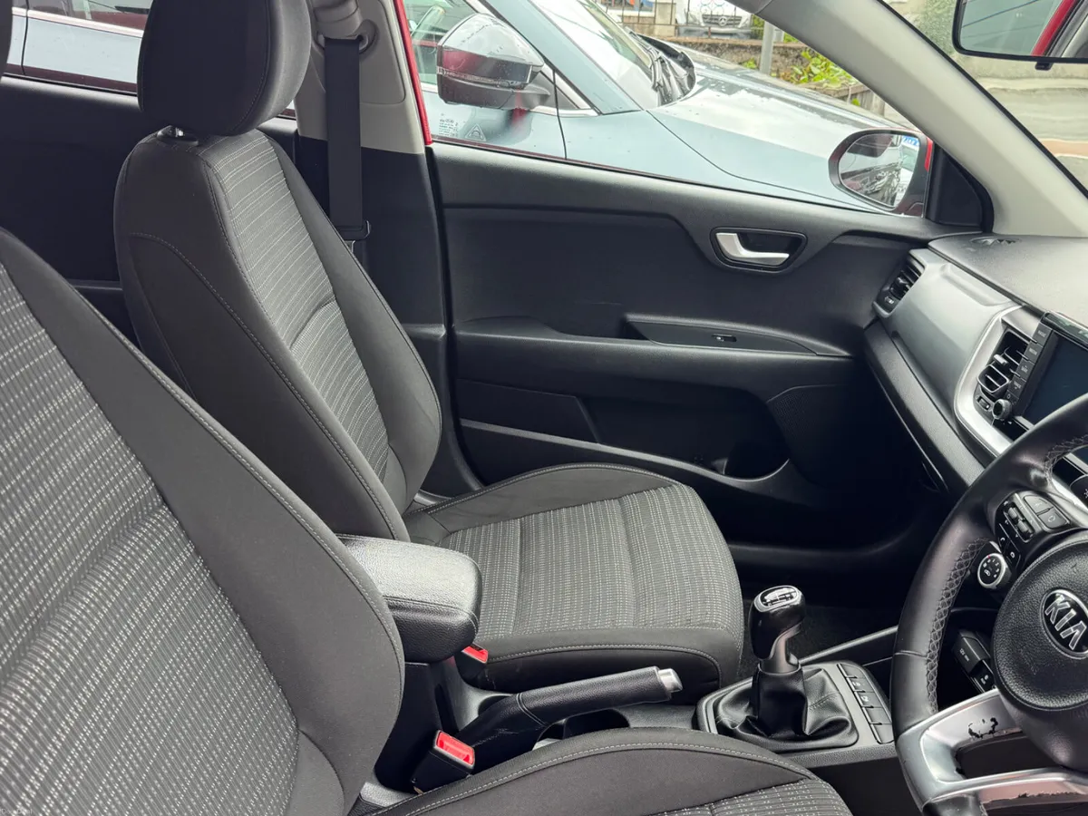 Kia Stonic low mileage petrol - Image 5