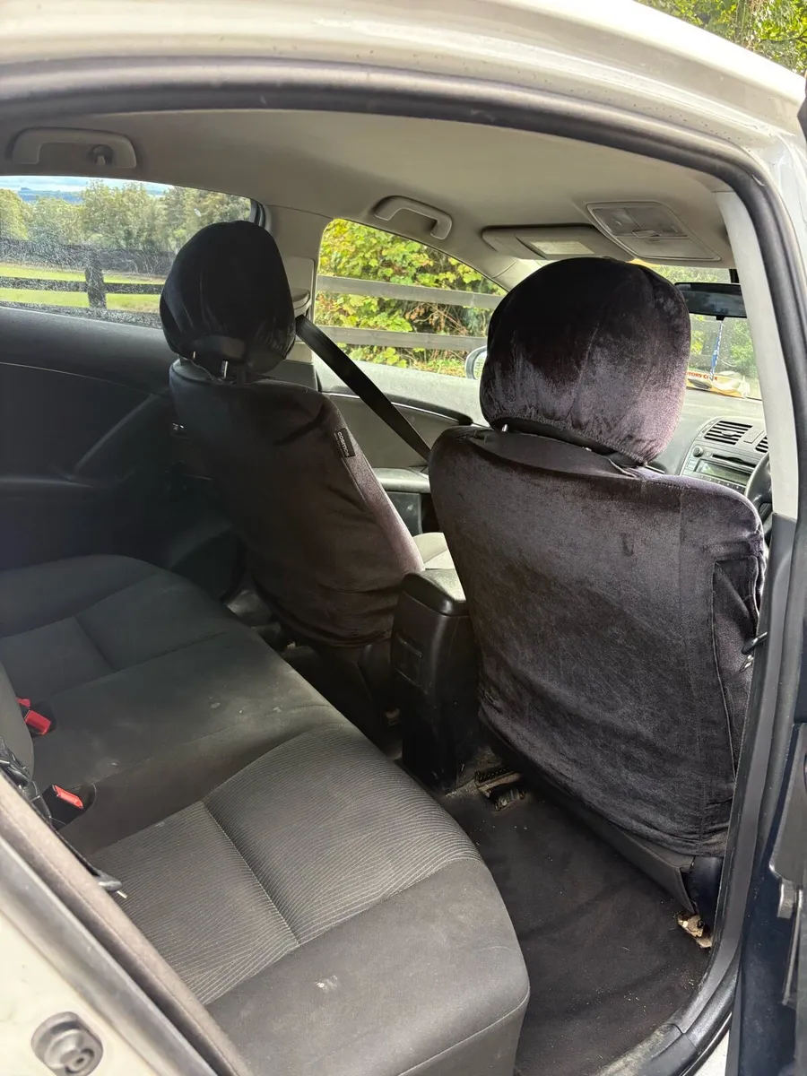 Toyota avensis 2.0d4d - Image 5