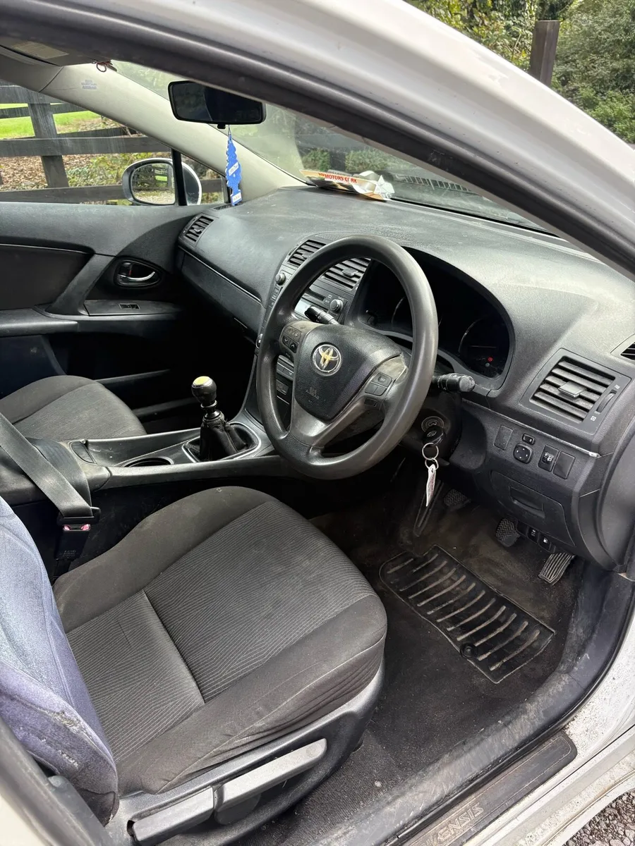 Toyota avensis 2.0d4d - Image 6