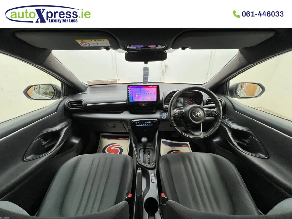 Toyota Yaris 1.5 HYBRID X Automatic, Reversing cam - Image 2