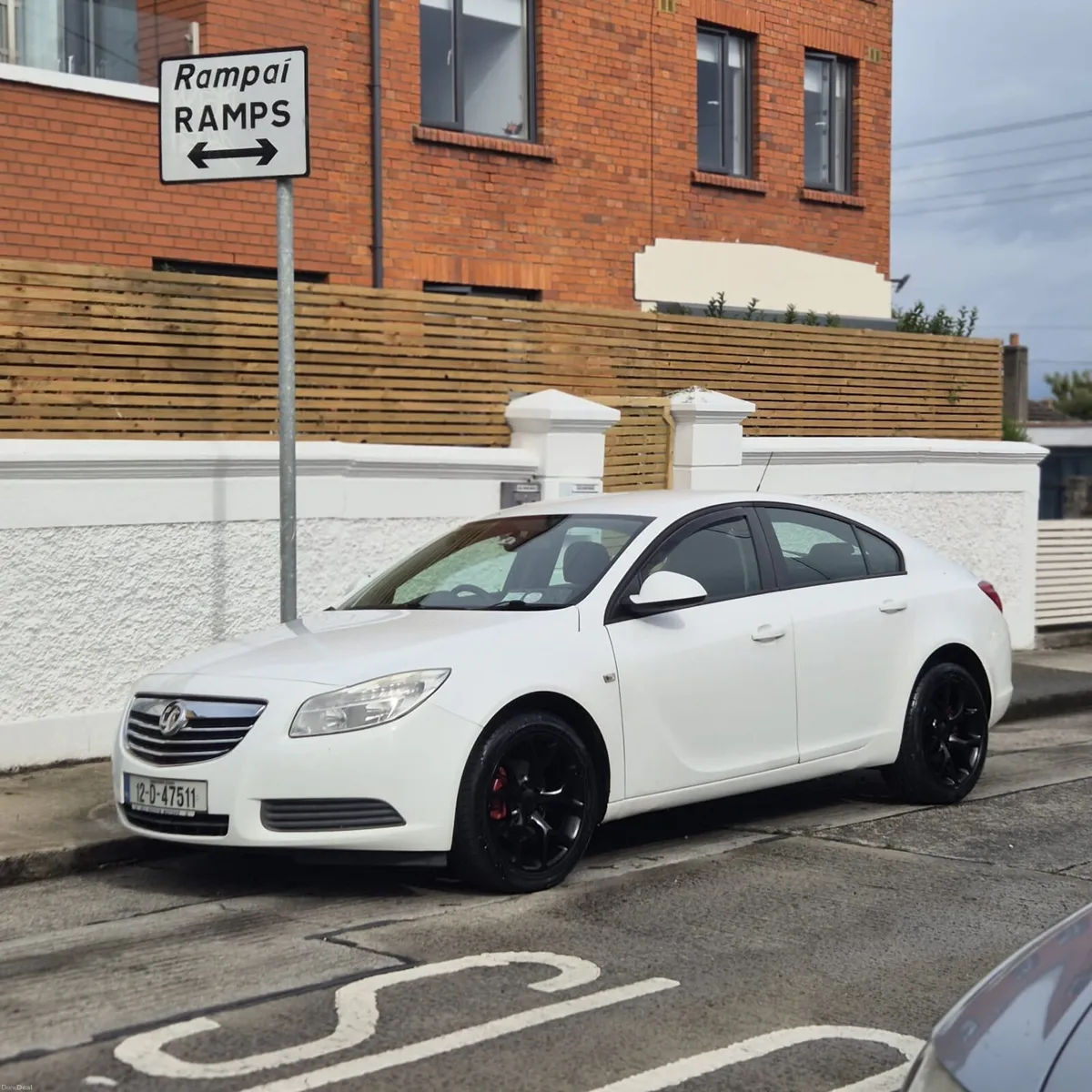 2012 Vauxhall Insignia

Only 176,000 original kilo - Image 1
