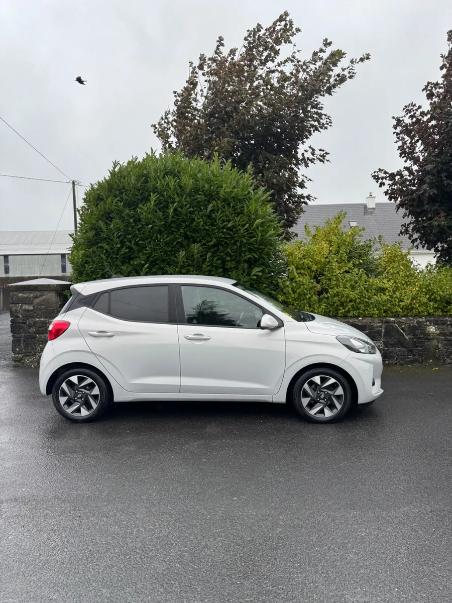 Hyundai i10 2023 . 1.0 petrol - Image 2