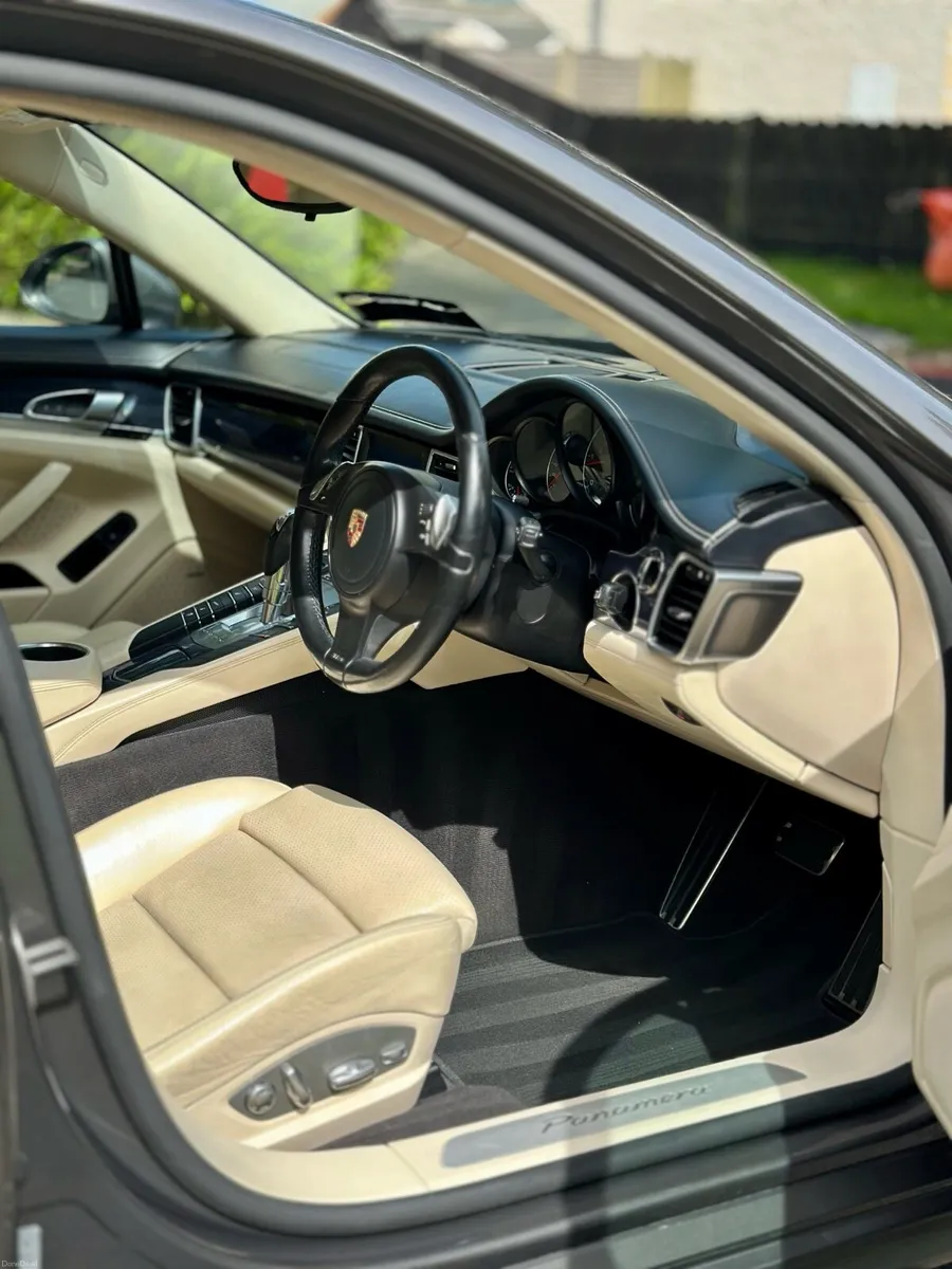 2015 Porsche Panamera €25,950 - Image 5