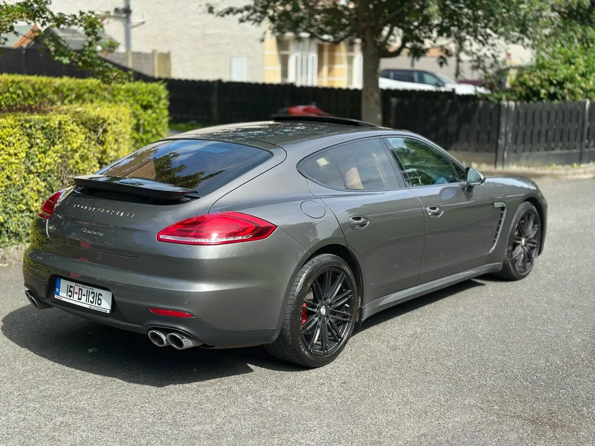 2015 Porsche Panamera €25,950 - Image 3