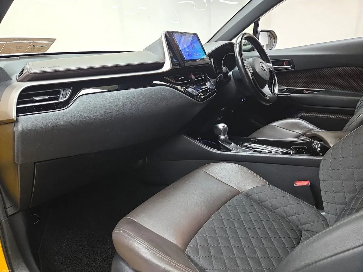 Toyota C-HR G 1.8 Hybrid *Top spec* - Image 4