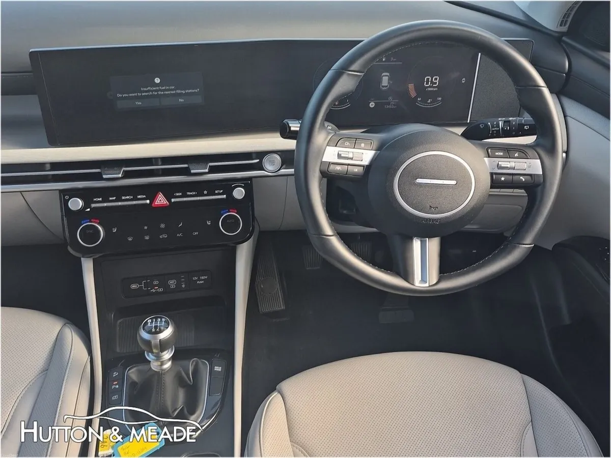 Hyundai Tucson Executive 1.6 Diesel 5dr - Image 3