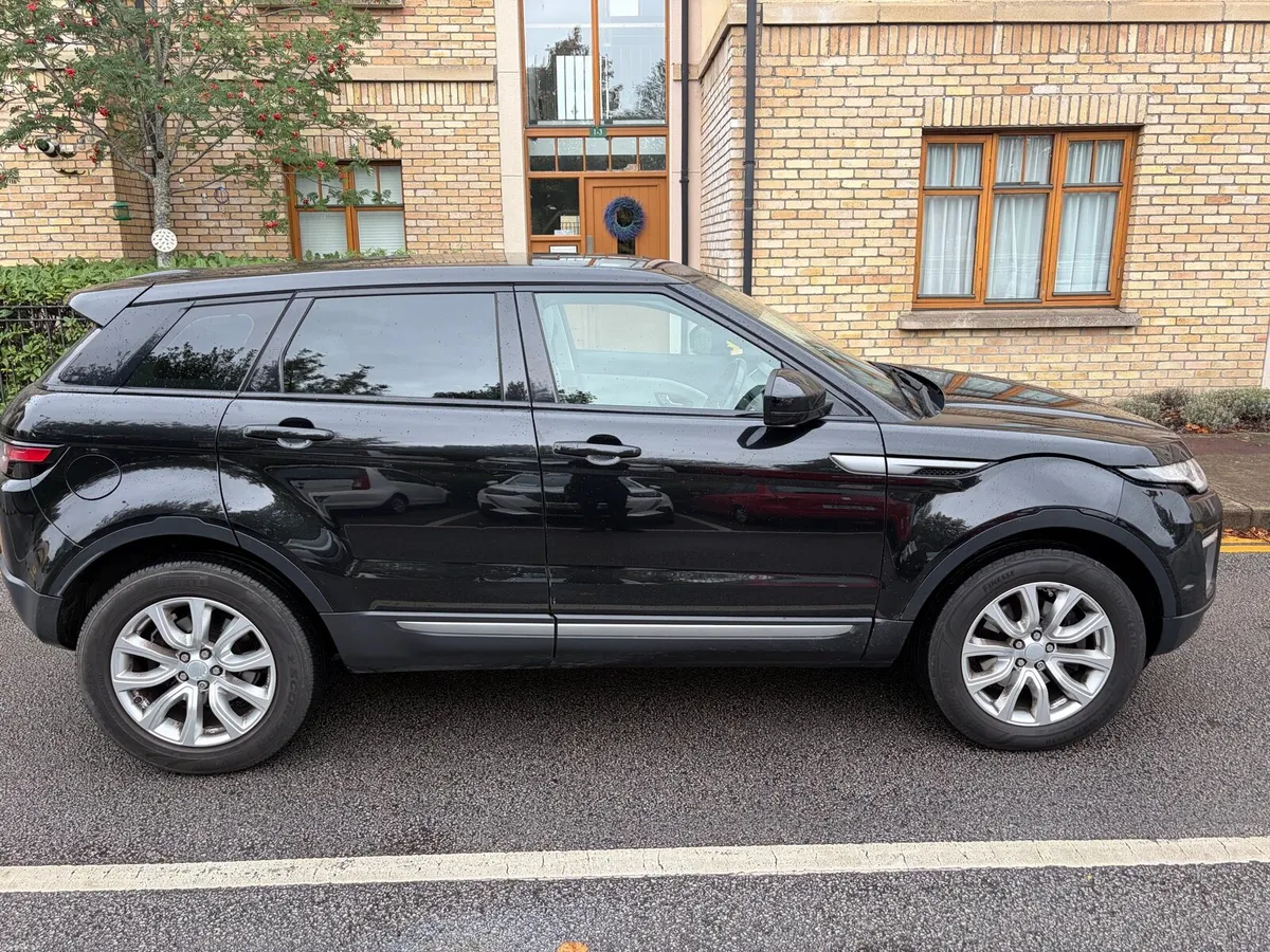 2017 Land Rover Evoque - Image 5