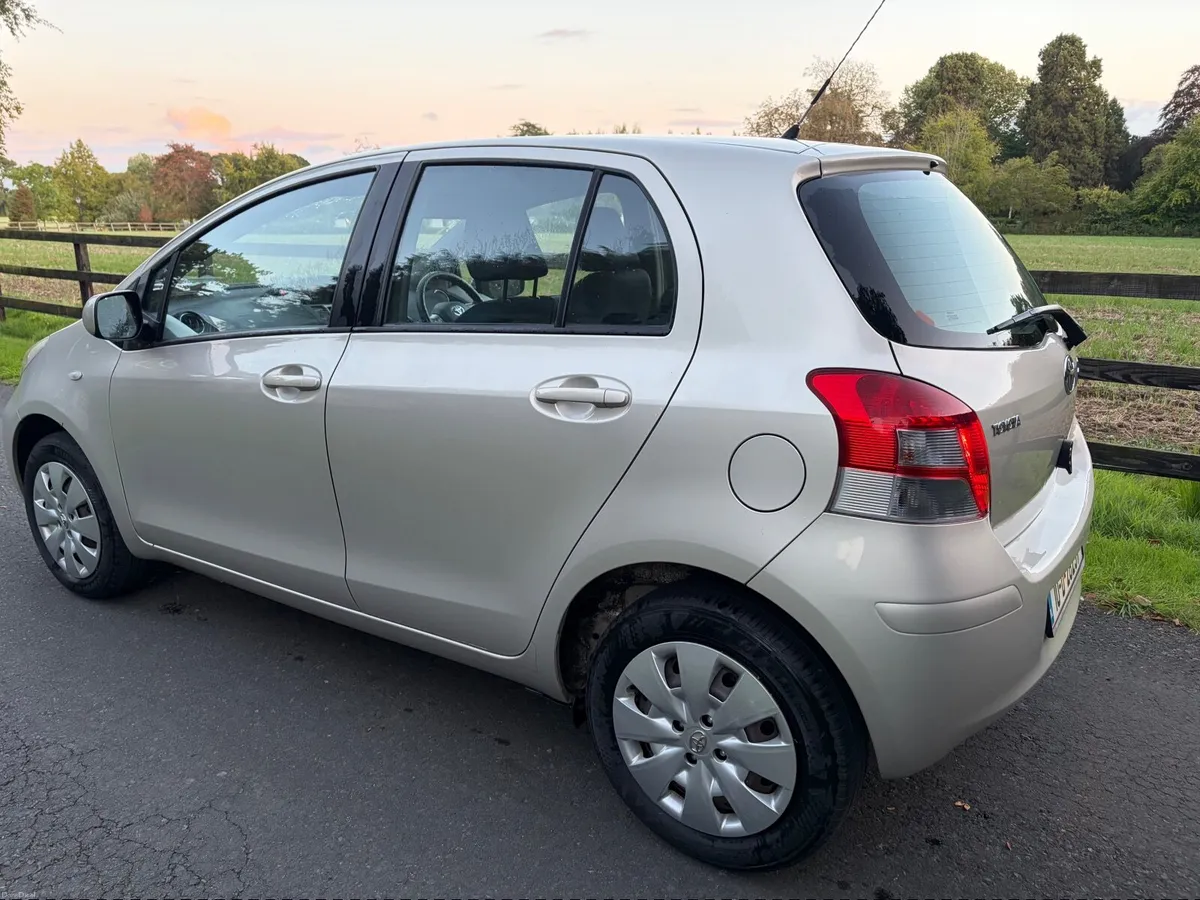 2010 Toyota Yaris 2010 - Image 5