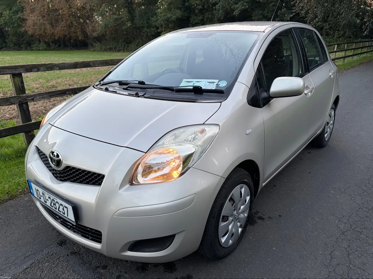 2010 Toyota Yaris 2010 - Image 1