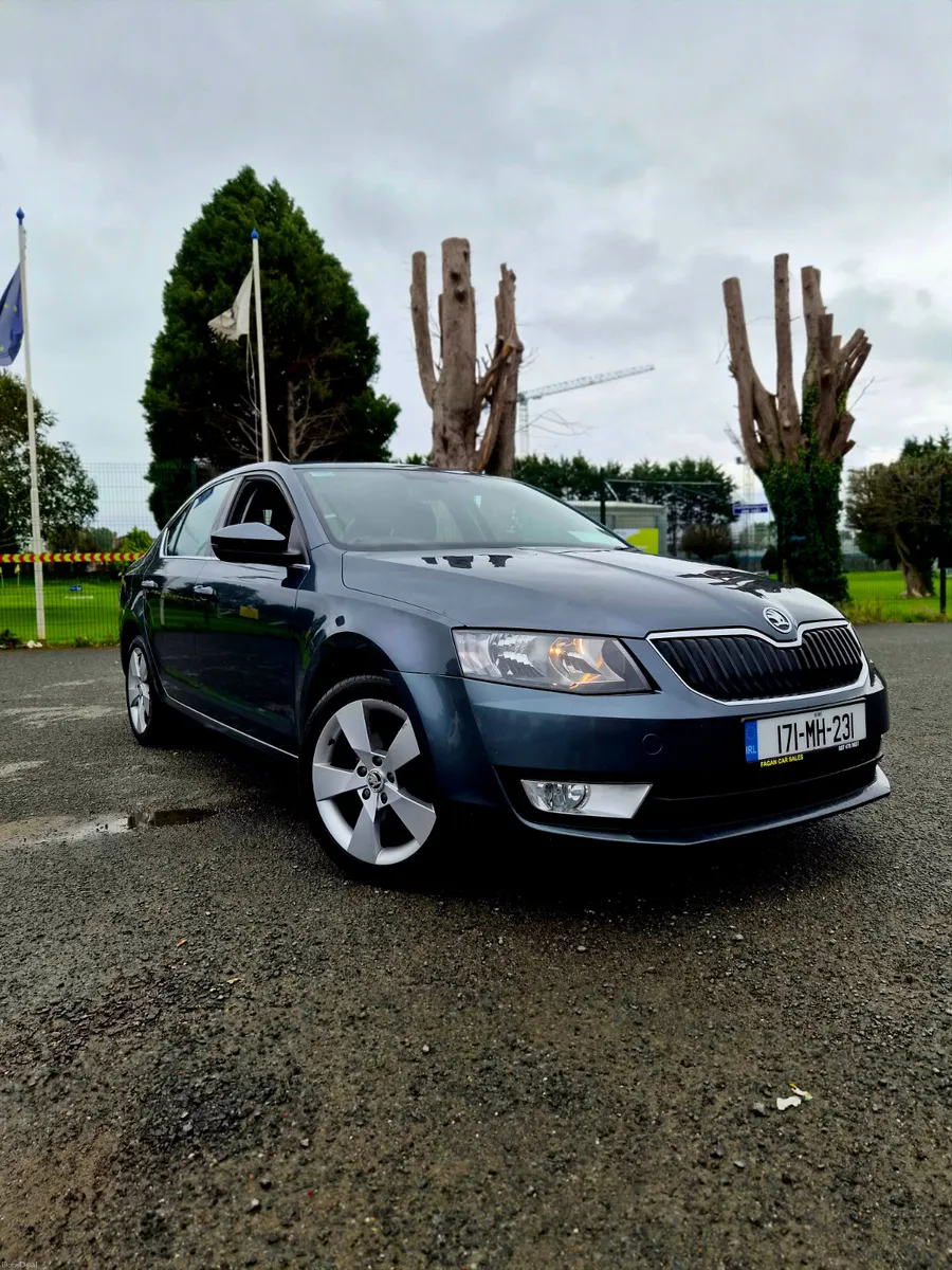 Skoda Octavia // 1 Owner //  Full Service history - Image 5