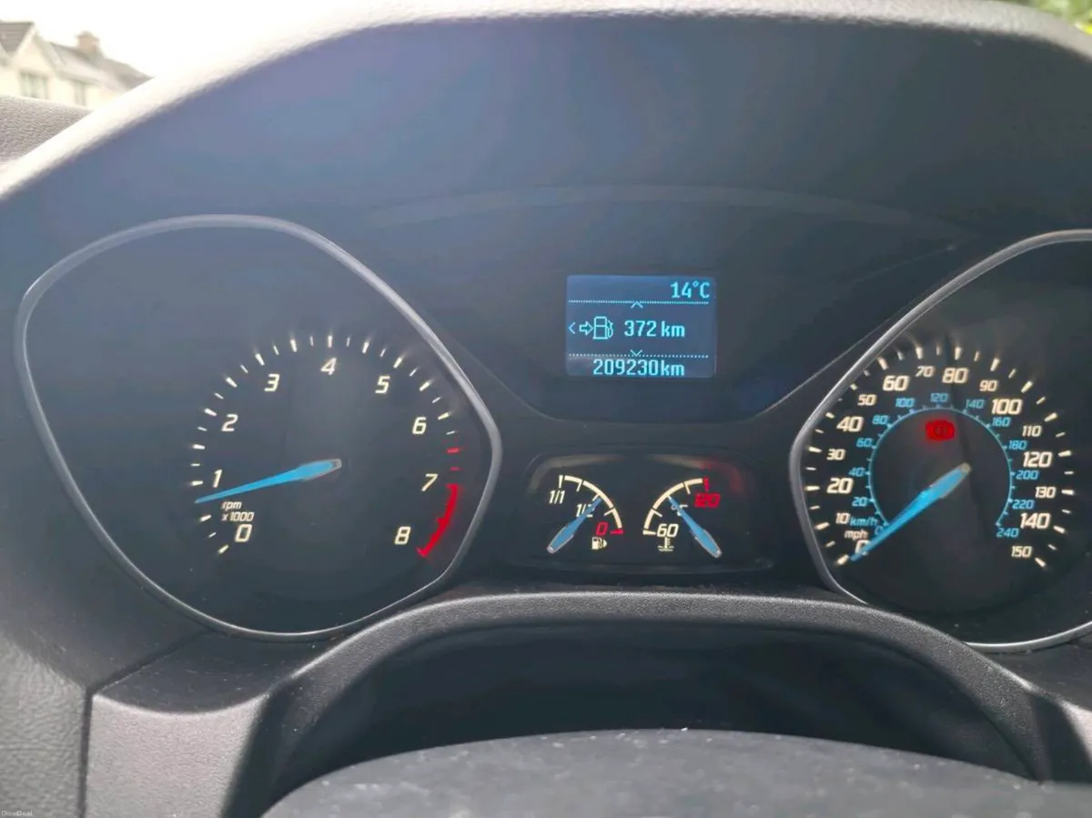 Ford Focus Zetec Ecoboost 1 ltr - Image 3