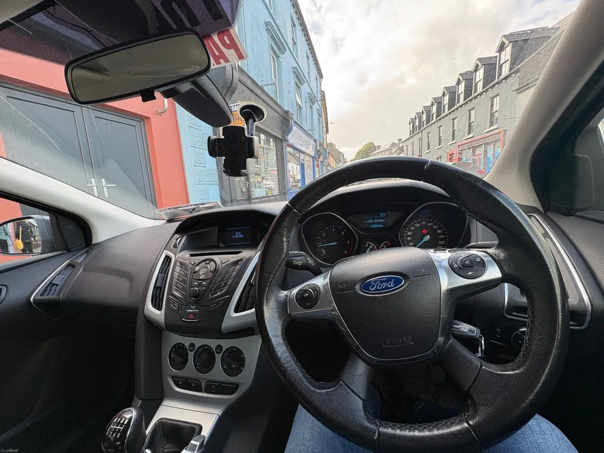 Ford Focus 2013 - Image 2