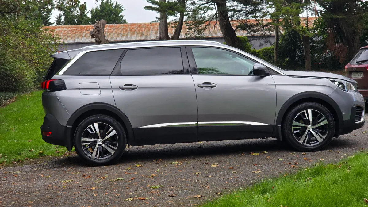 🔥2019 Peugeot 5008 Allure 7 Seats 🔥 - Image 4
