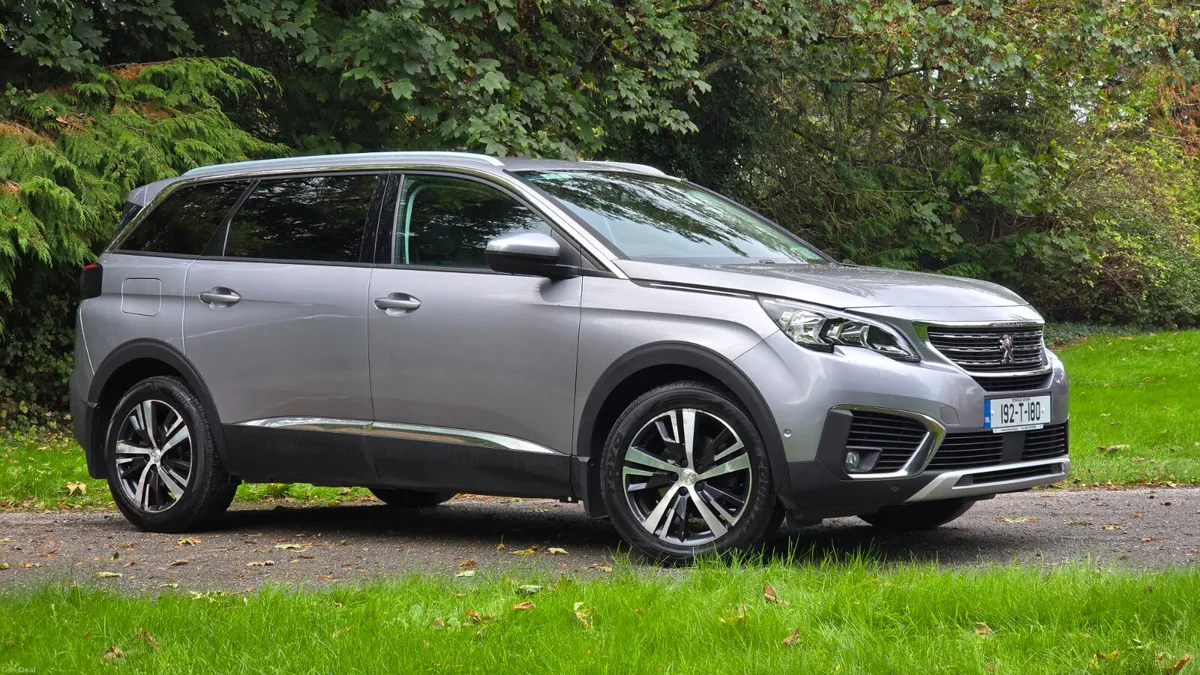 🔥2019 Peugeot 5008 Allure 7 Seats 🔥 - Image 3