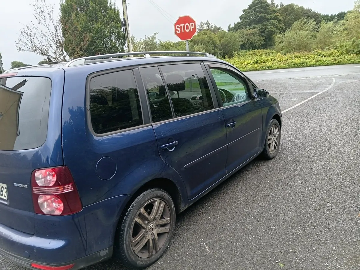 2009 Volkswagen Touran 1.9 TDI - Image 3