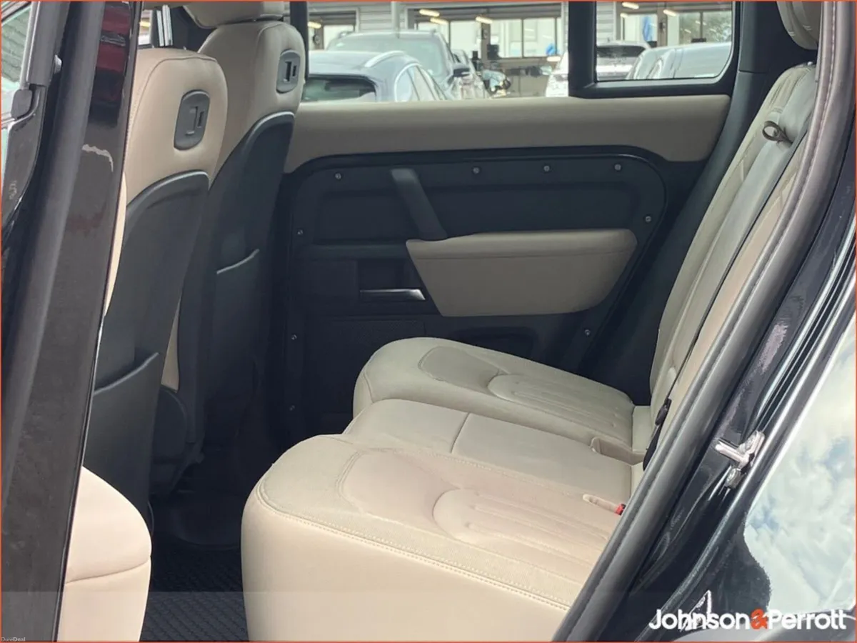 Land Rover Defender 110 2.0D SD4 S - Image 5