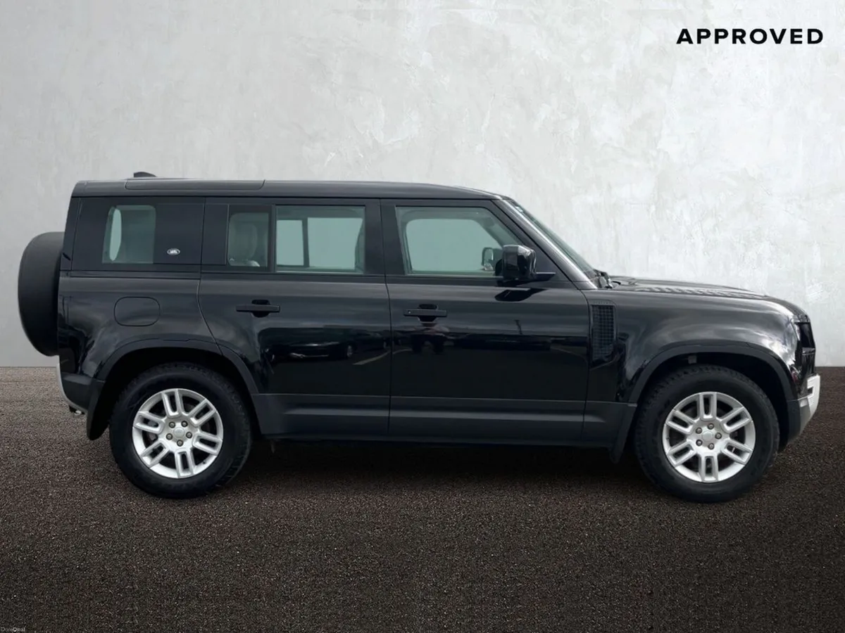 Land Rover Defender 110 2.0D SD4 S - Image 6