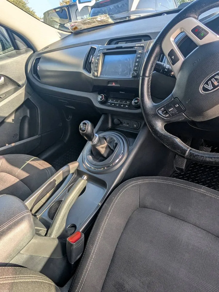 KIA SPORTAGE - Image 3