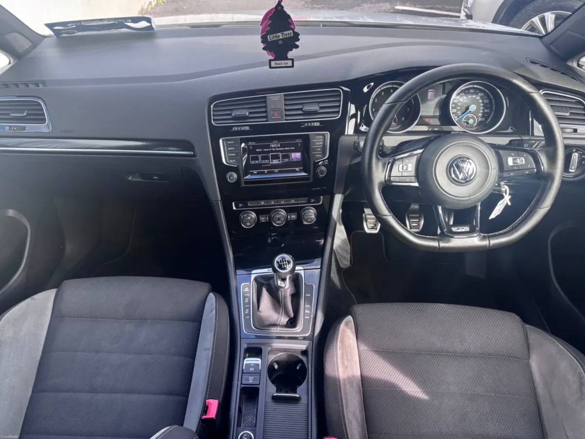 VOLKSWAGEN GOLF 2.0 TSI R 300PS / 4 MOTION /MANUAL - Image 2