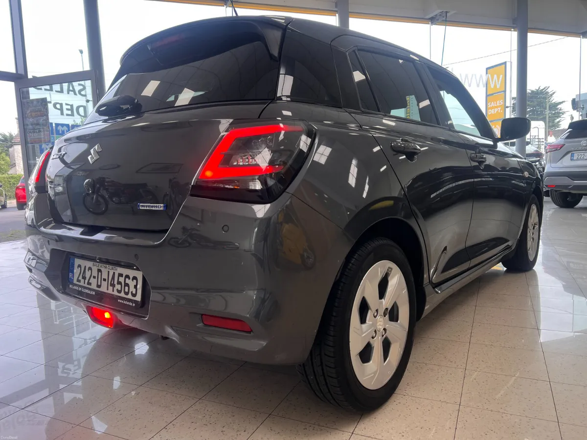 13,000 Kms HYBRID Manual Nice High Spec As New Rem - Image 2