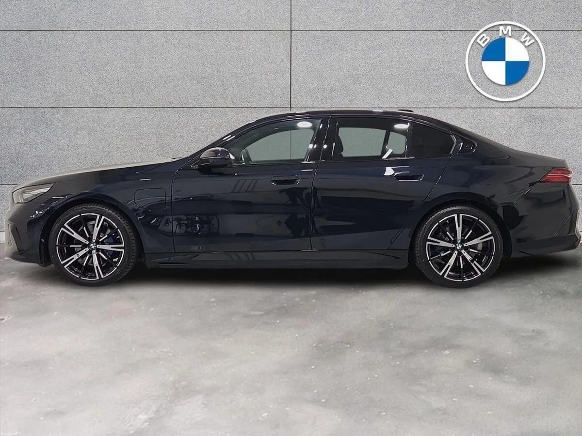 BMW 5-Series 530e M Sport Saloon - Image 3