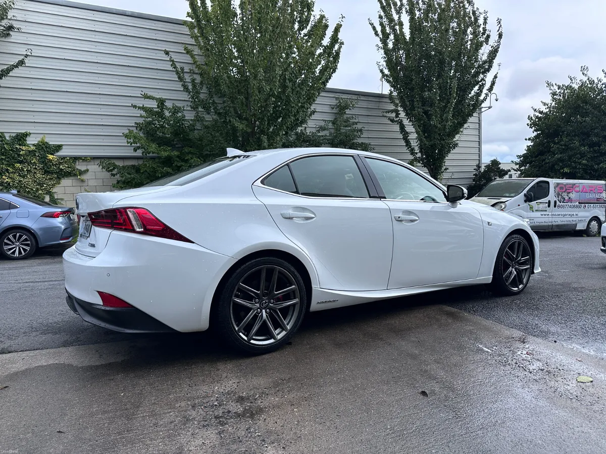 Lexus IS300H F Sport 2.5 Hybrid, 2016 - Image 5