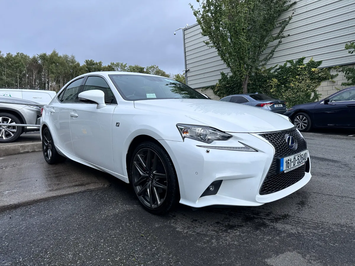 Lexus IS300H F Sport 2.5 Hybrid, 2016 - Image 4