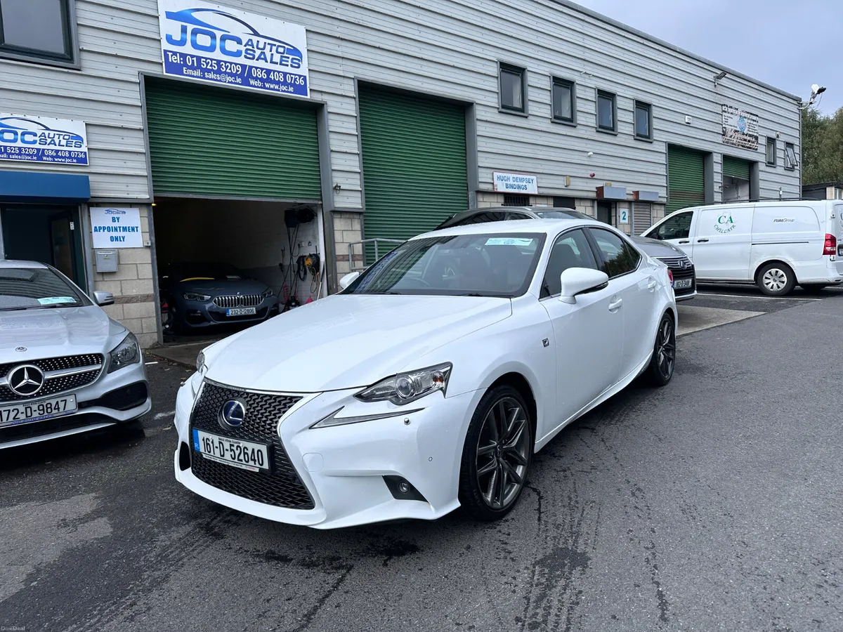 Lexus IS300H F Sport 2.5 Hybrid, 2016 - Image 2